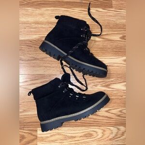 Cliffs by WHITE MOUNTAIN Black Lace-Up Boots